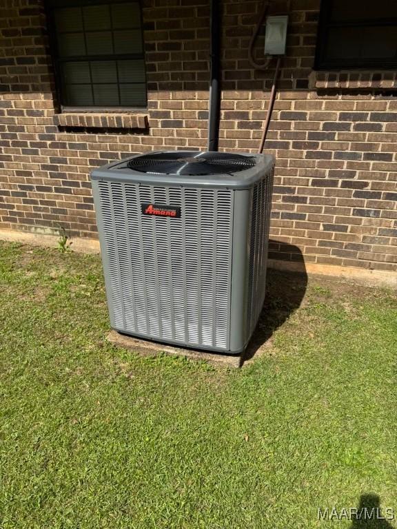 3008 Baffin Dr, Montgomery, AL 36110 - details featuring central AC and brick siding