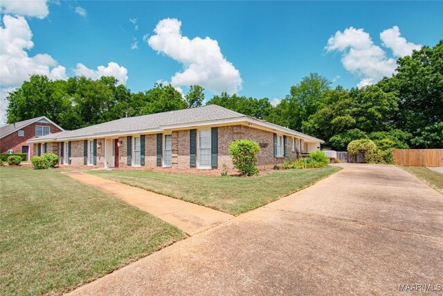206 Choctaw Dr, Montgomery, AL 36117 - single story home with brick siding and concrete driveway