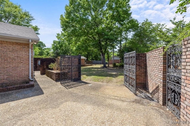 1520 Meriwether Rd, Montgomery, AL 36117 - view of gate