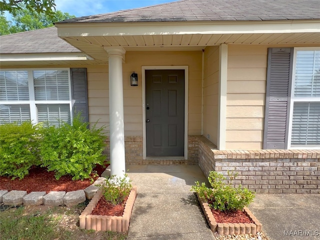 1672 Hawthorne Ln, Prattville, AL 36066 - entrance to property with a shingled roof