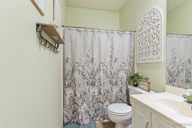 8800 Oak Meadow Ct, Montgomery, AL 36116 - bathroom with vanity, a shower with curtain, and toilet