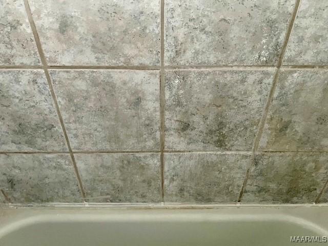 185 Conley Cir, Montgomery, AL 36110 - detailed view of a tub