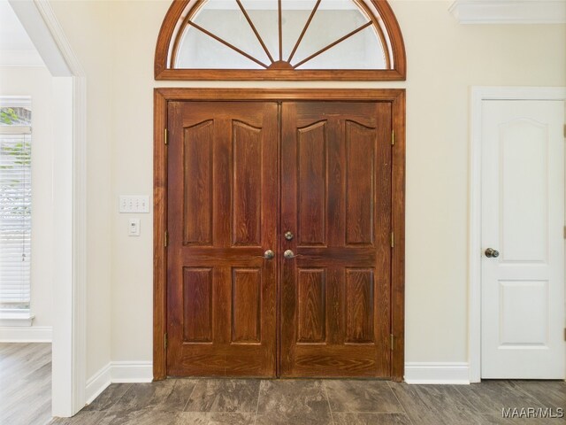 175 Rosemere Dr, Tallassee, AL 36078 - foyer with baseboards