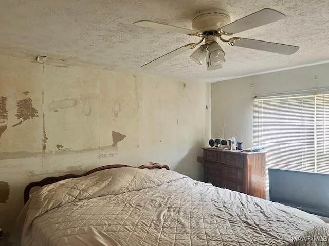 3600 Hunting Creek Rd, Montgomery, AL 36116 - bedroom with a textured ceiling and ceiling fan