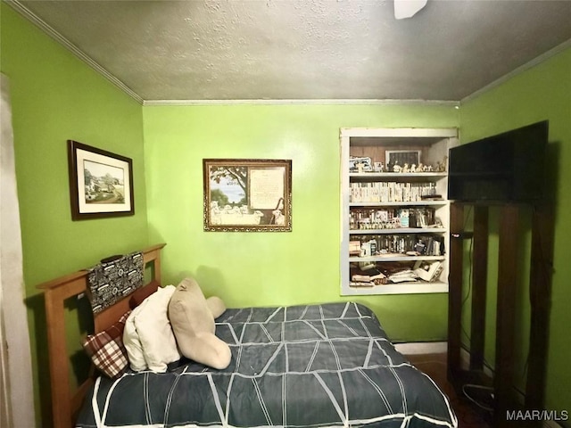 2121 Lauderdale St, Selma, AL 36701 - bedroom featuring ornamental molding