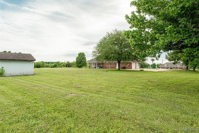 331 Bush Dr, Hope Hull, AL 36043 - view of grassy yard