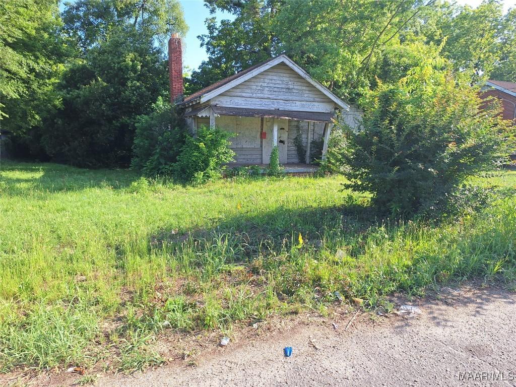 317 Georgia St, Montgomery, AL 36104 - view of front of home with a chimney