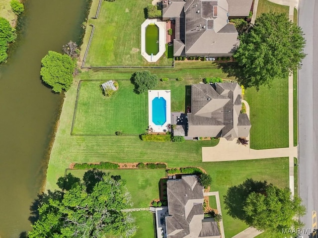 bird's eye view of a pool area