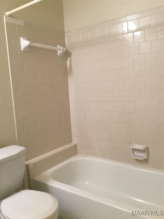 full bath featuring toilet and shower / tub combination