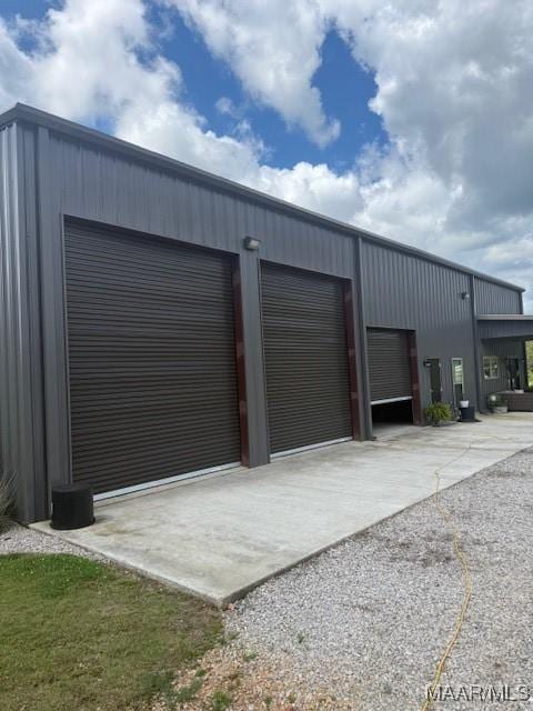 view of detached garage