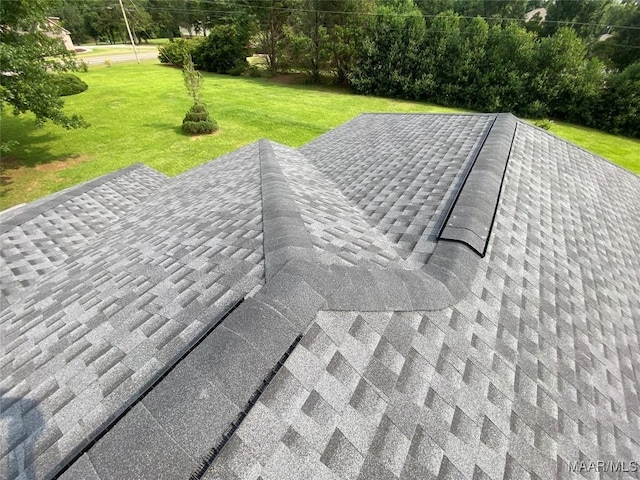176 Lawrence Cv, Valley Grande, AL 36703 - exterior view of roof with shingles