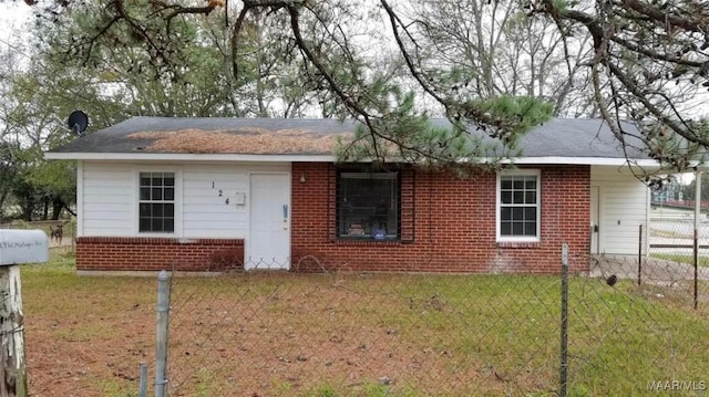 124 W Michigan Ave, Montgomery, AL 36110 - view of front of home featuring brick siding