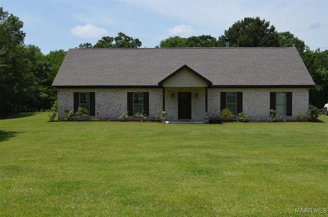 7330 Butler Mill Rd, Ramer, AL 36069 - view of front facade featuring a front yard and roof with shingles