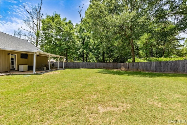 view of yard with a patio area