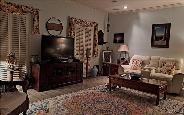 2564 Aimee Dr, Montgomery, AL 36106 - living area featuring crown molding, wood finished floors, and recessed lighting