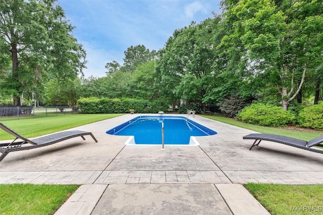 8625 Wynford Pl, Montgomery, AL 36117 - view of swimming pool with a patio