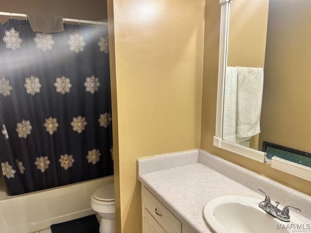 4804 Regal Dr, Montgomery, AL 36116 - full bathroom featuring vanity, toilet, and shower / tub combo with curtain
