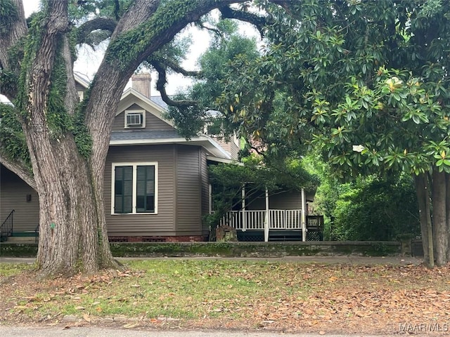 501 Tremont St, Selma, AL 36701 - view of front of property with a chimney