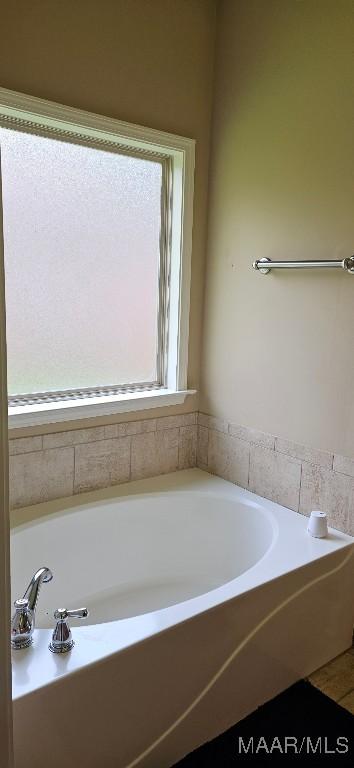 6200 Sycamore Dr, Montgomery, AL 36117 - bathroom featuring a bath