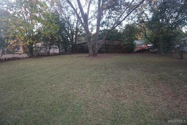 1324-1326 Federal Dr, Montgomery, AL 36107 - view of yard