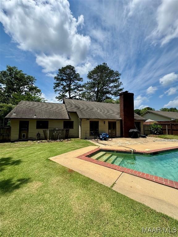 215 W Castlewood Dr, Selma, AL 36701 - view of pool with a patio area