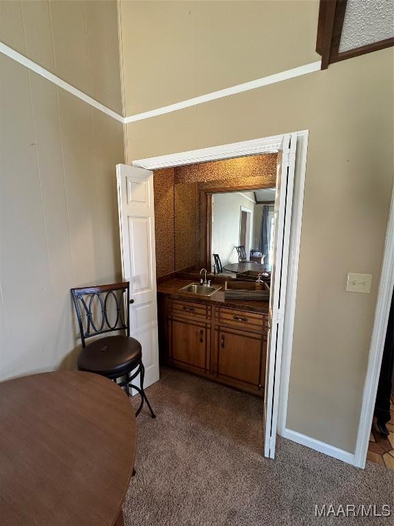 215 W Castlewood Dr, Selma, AL 36701 - bathroom featuring vanity