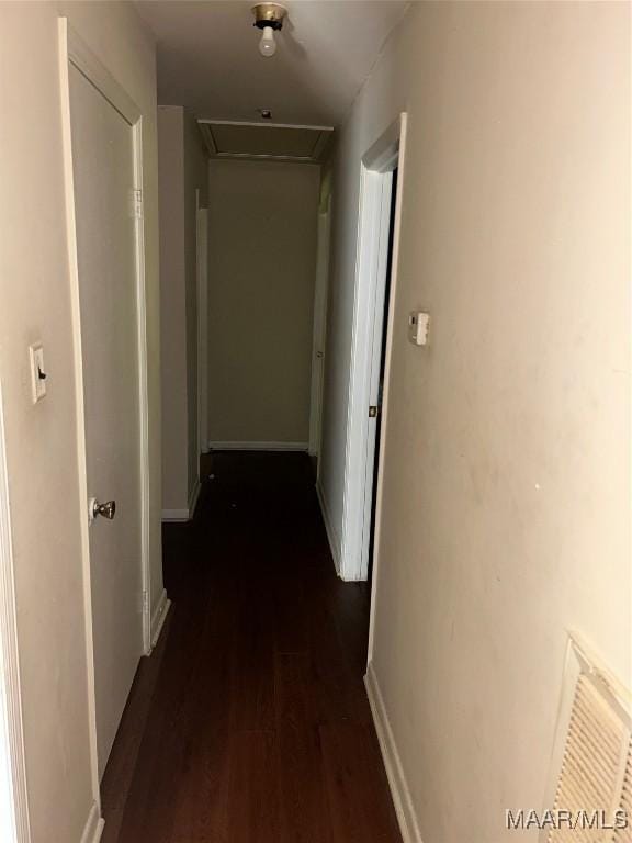 3055 Alta Rd, Montgomery, AL 36110 - corridor featuring wood finished floors and baseboards