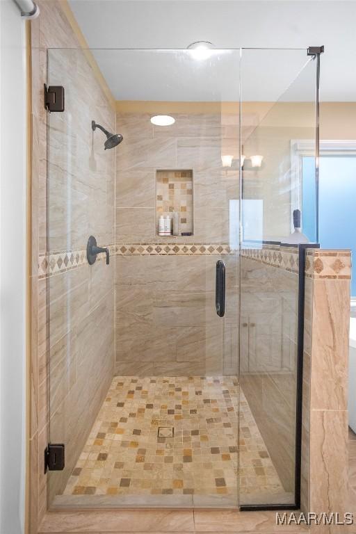 8945 Chantilly Way, Montgomery, AL 36116 - full bathroom with a shower stall