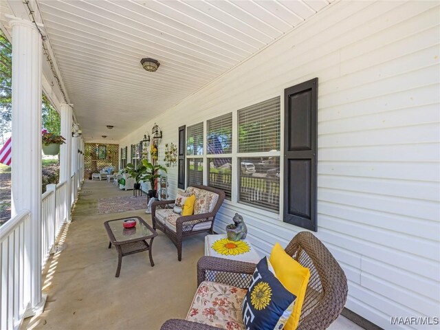 33 Glendale Acres Acres, Eclectic, AL 36024 - covered porch featuring an outdoor hangout area