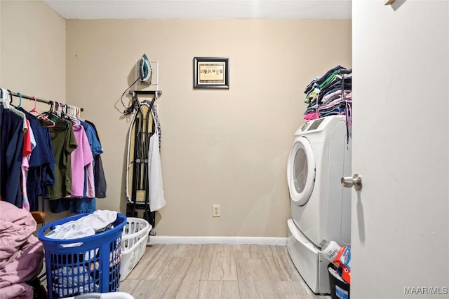 1505 Terrace Ct, Opelika, AL 36081 - laundry area with baseboards and washer / clothes dryer