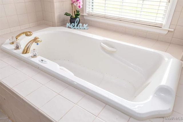 3049 Fieldcrest Dr, Montgomery, AL 36106 - bathroom featuring a bath