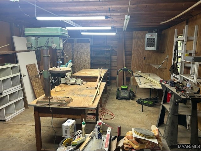 530 Palmquist Dr, Selma, AL 36701 - below grade area with a workshop area