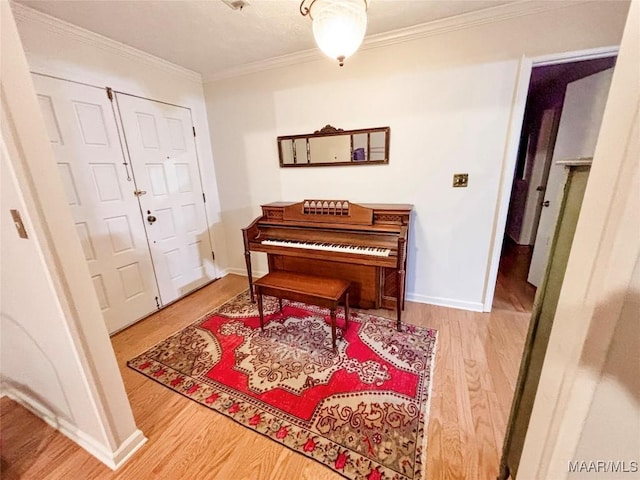 530 Palmquist Dr, Selma, AL 36701 - living area featuring wood finished floors and ornamental molding