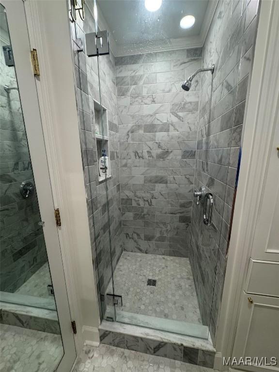 2081 Myrtlewood Dr, Montgomery, AL 36111 - full bathroom featuring a shower stall