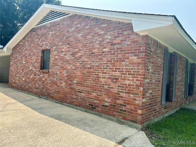 108 Shawnee Dr, Wetumpka, AL 36092 - view of home's exterior with brick siding and driveway