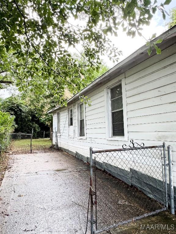 1422 S Holt St, Montgomery, AL 36108 - view of side of property