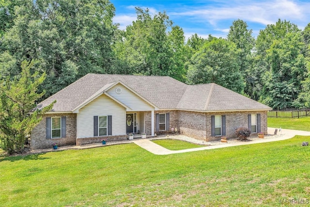 190 Sherwood Trl, Wetumpka, AL 36093 - single story home with brick siding, covered porch, and roof with shingles