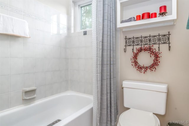 8054 Lakeridge Dr, Montgomery, AL 36117 - full bath with toilet and shower / tub combo with curtain