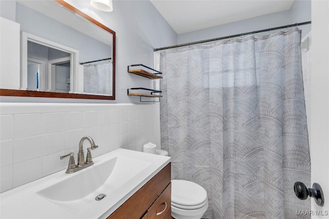 211 Murfee Dr, Prattville, AL 36066 - full bath with toilet, vanity, a shower with curtain, and tile walls