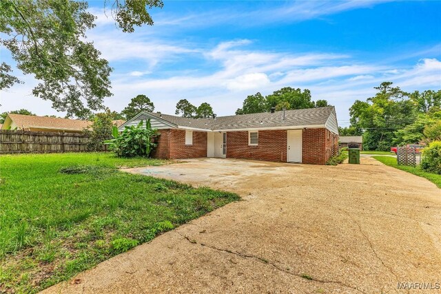 3556 Prince George Dr, Montgomery, AL 36109 - view of front facade featuring concrete driveway and brick siding