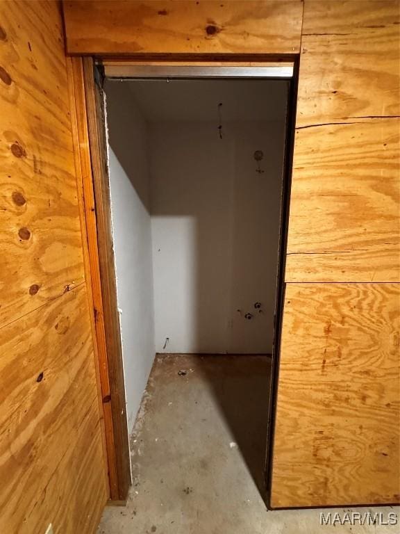 516 Jones Farm Rd, Camden, AL 36726 - hall with unfinished concrete flooring