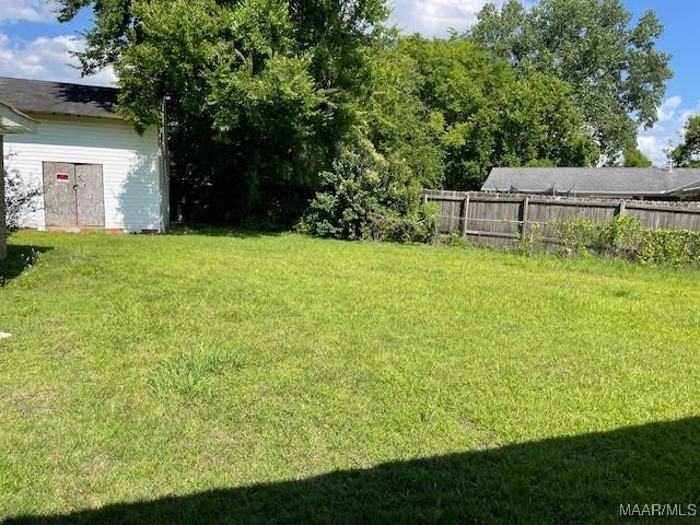 2300 Wentworth Dr, Montgomery, AL 36106 - view of yard