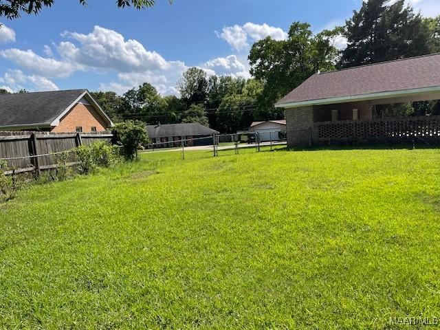 2300 Wentworth Dr, Montgomery, AL 36106 - view of yard