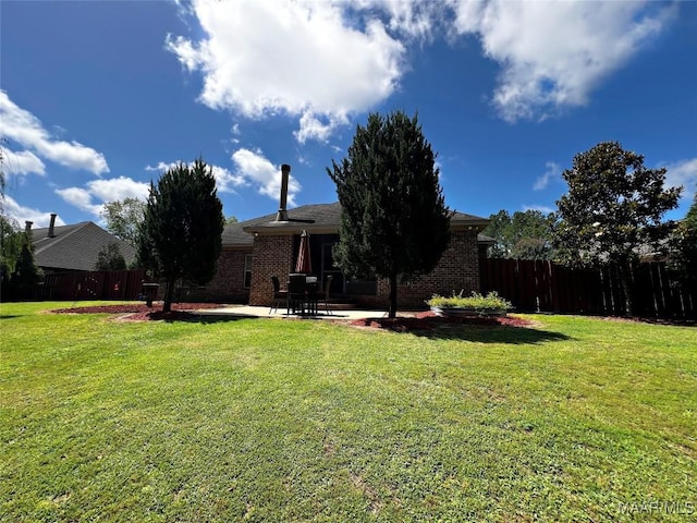 309 Southern Hills Dr, Wetumpka, AL 36093 - view of yard with a patio