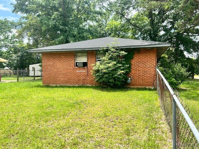 530 Brookview Dr, Montgomery, AL 36110 - view of side of home featuring brick siding