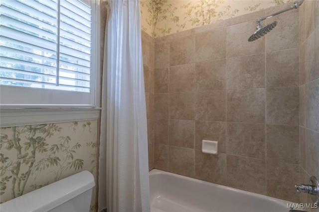109 Inverness Rd, Wetumpka, AL 36092 - full bathroom with wallpapered walls and shower / bath combination with curtain