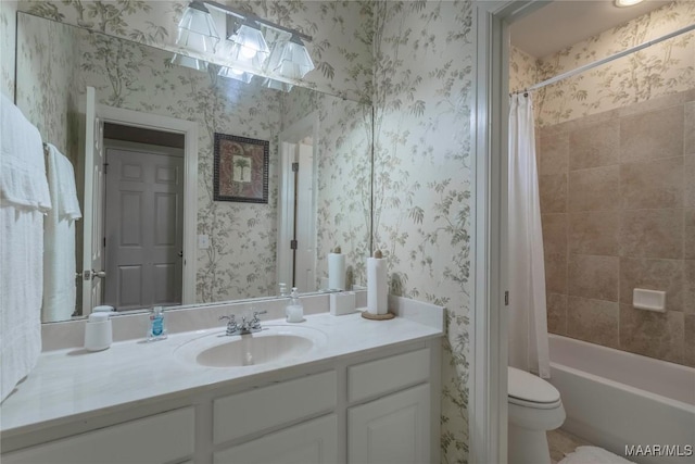 109 Inverness Rd, Wetumpka, AL 36092 - full bathroom featuring vanity, shower / bath combo with shower curtain, and wallpapered walls