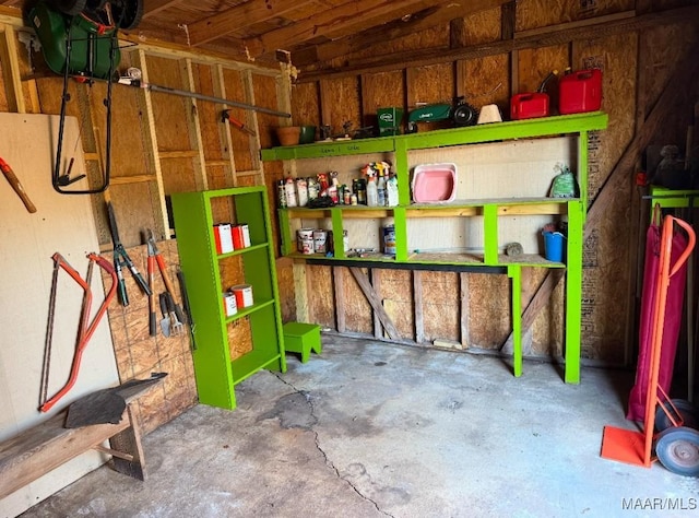 113 Duck Cv, Elmore, AL 36025 - view of storage area