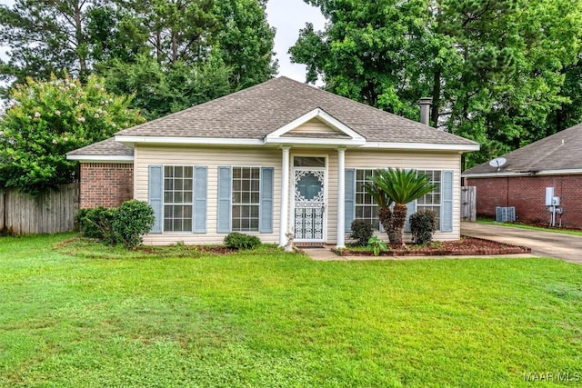 422 River Oaks Dr, Wetumpka, AL 36092 - view of front of home with roof with shingles