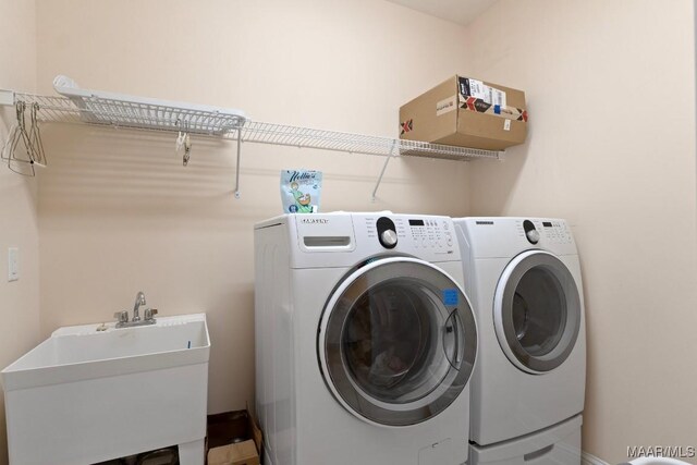 204 St Thomas Ave, Wetumpka, AL 36092 - washroom featuring independent washer and dryer